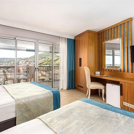 蓝星酒店 厄吕代尼兹